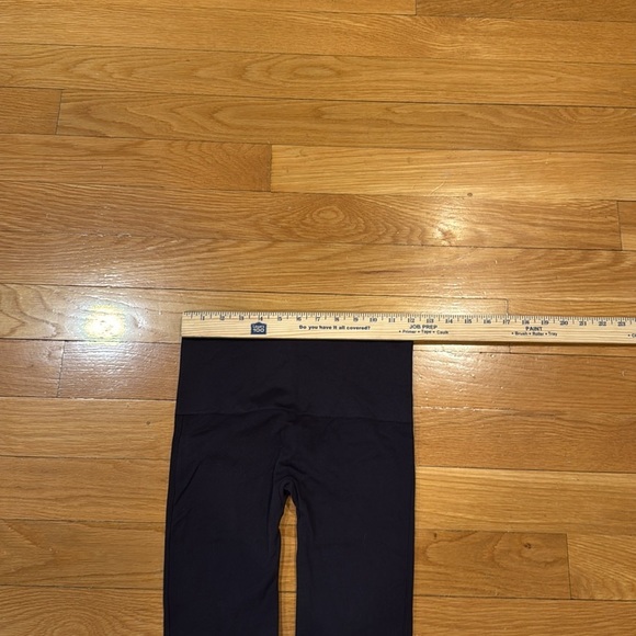Spanx women’s black leggings size medium. - Picture 3 of 8